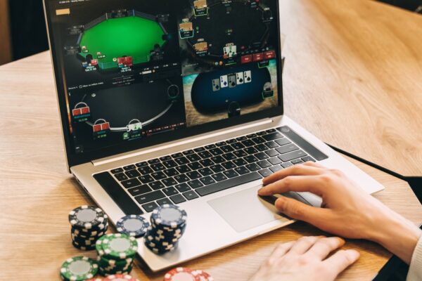 Multi-table tournaments in online poker rooms